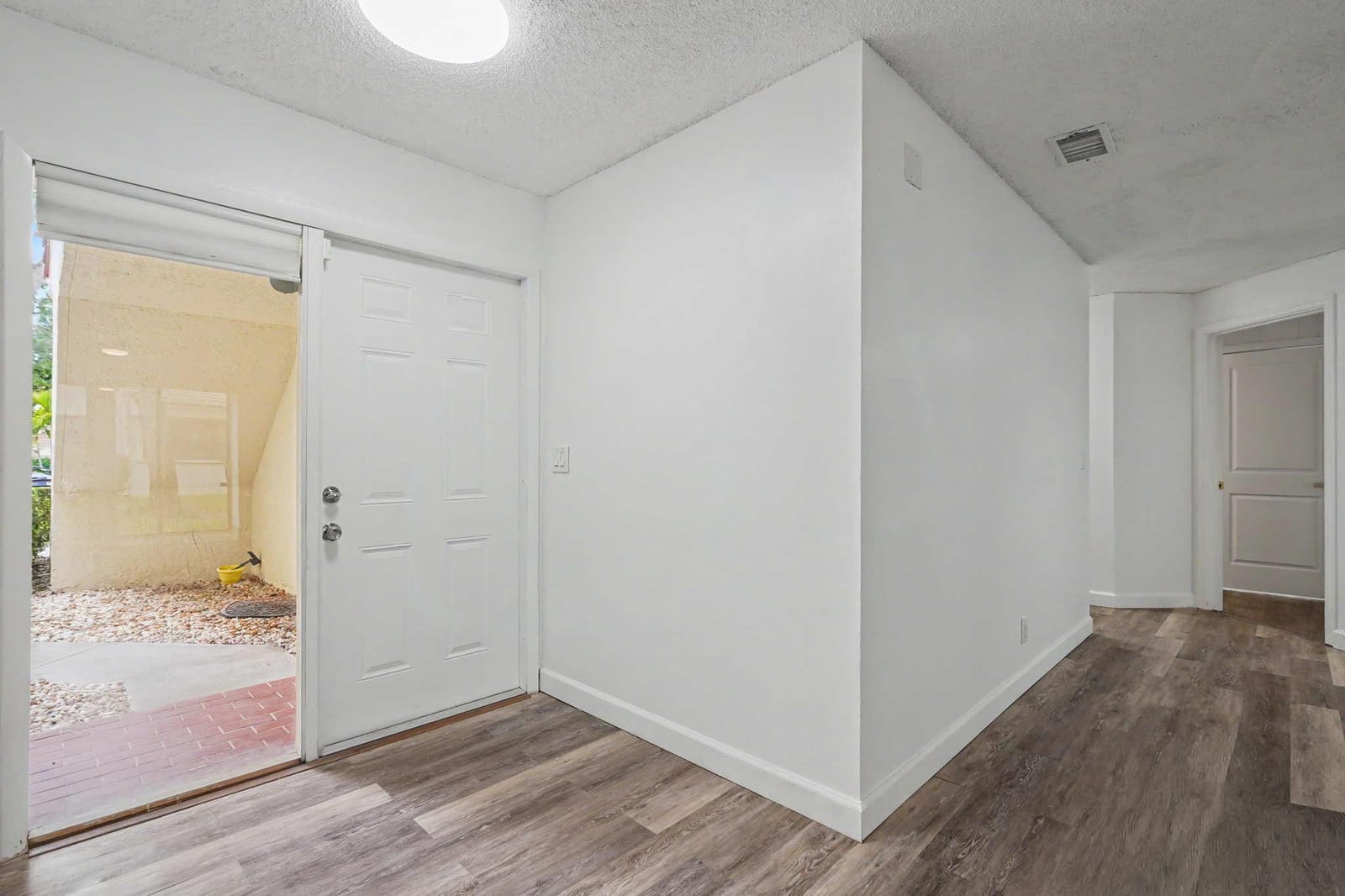 3405 EMERALD OAKS Drive 207 — photo 8