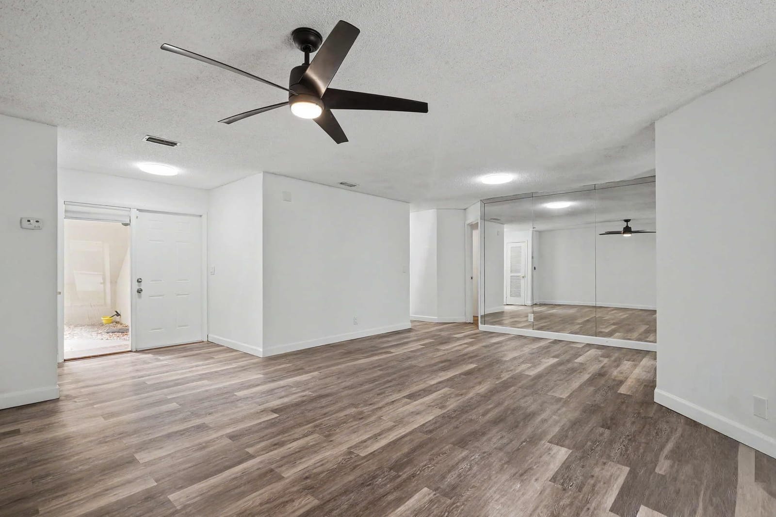 3405 EMERALD OAKS Drive 207 — photo 10
