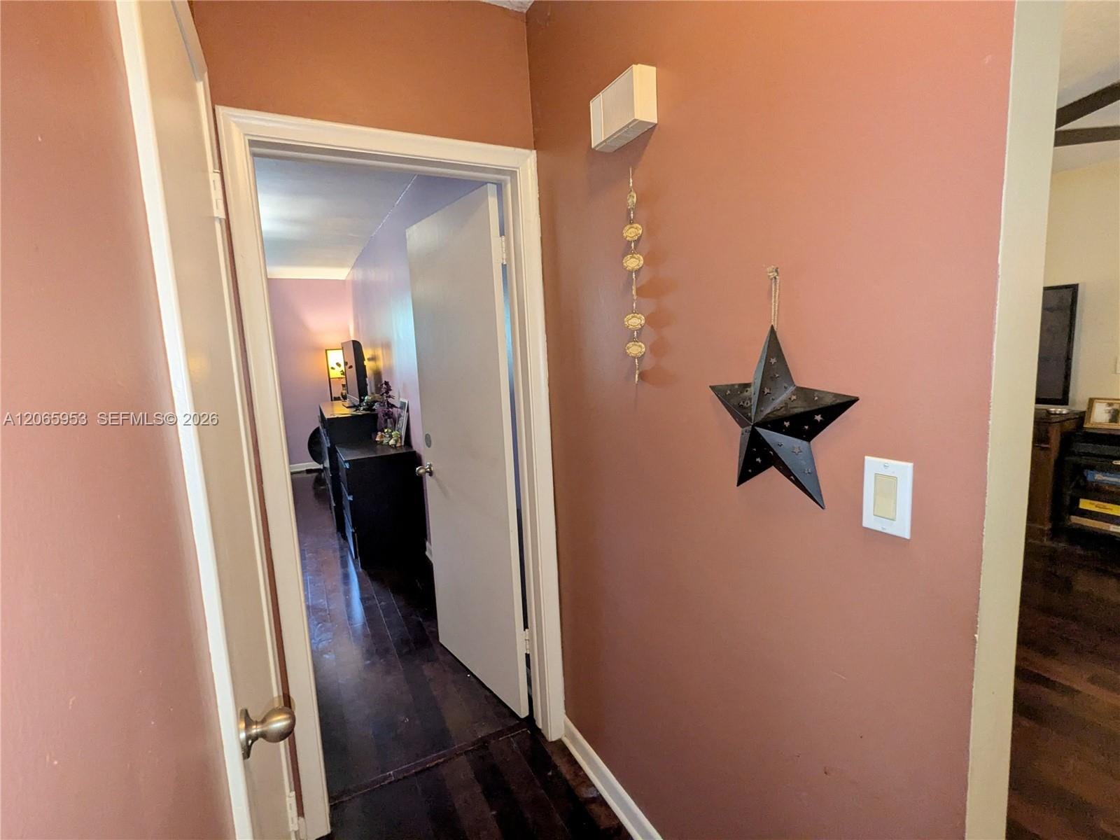 1905 N 47th Avenue — photo 10