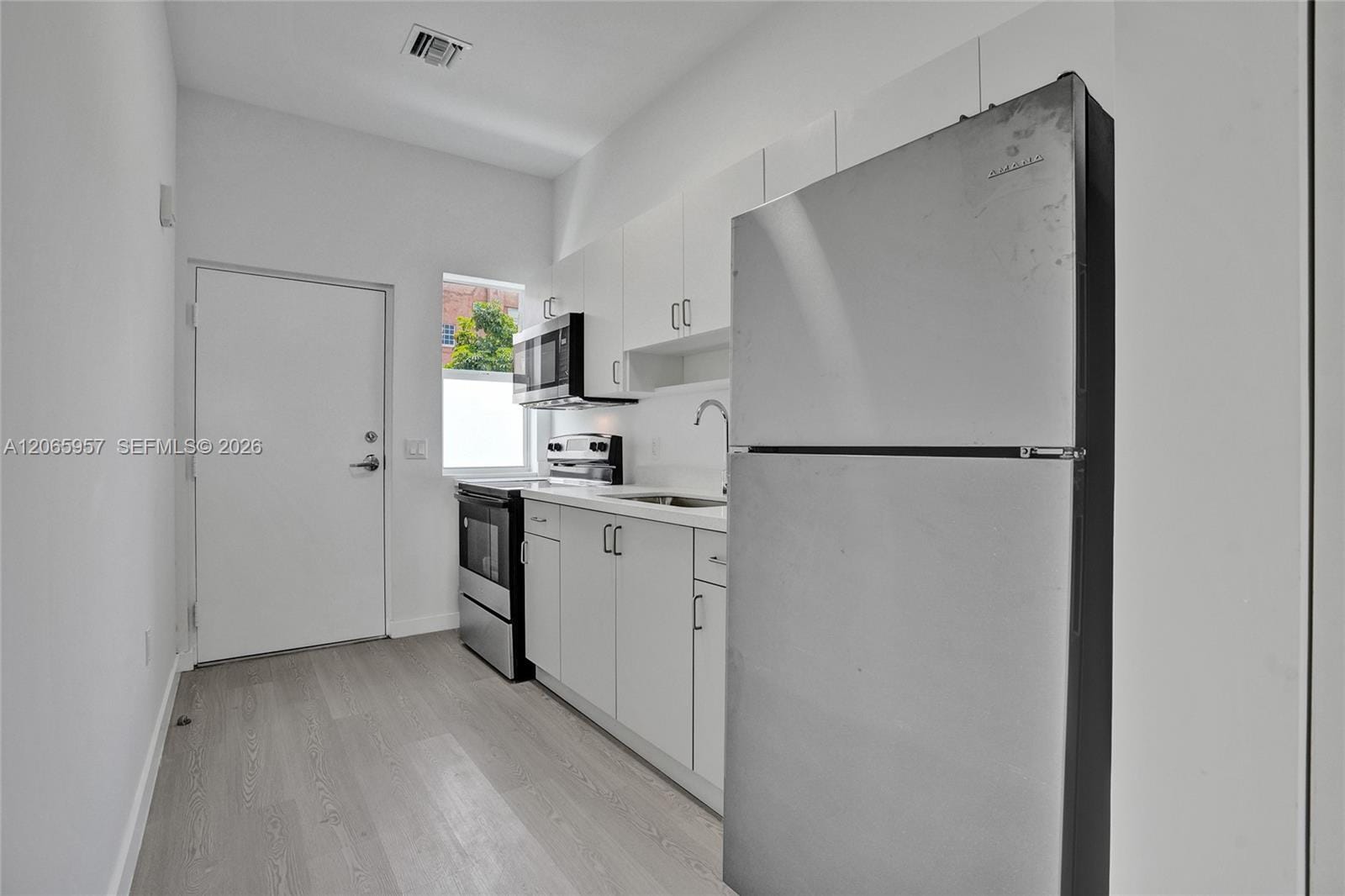 1567 NW 1st Street 6 — photo 2