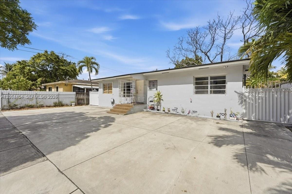 511 E 27th Street, Hialeah, FL 33013