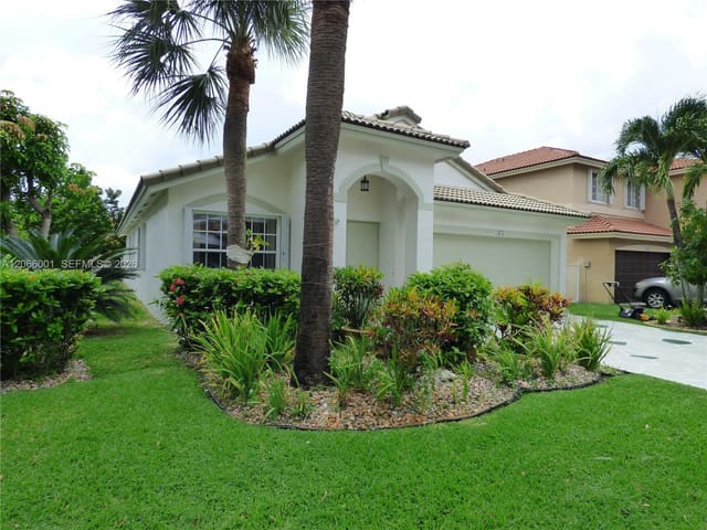 474 SW 205th Avenue, Pembroke Pines, FL 33029