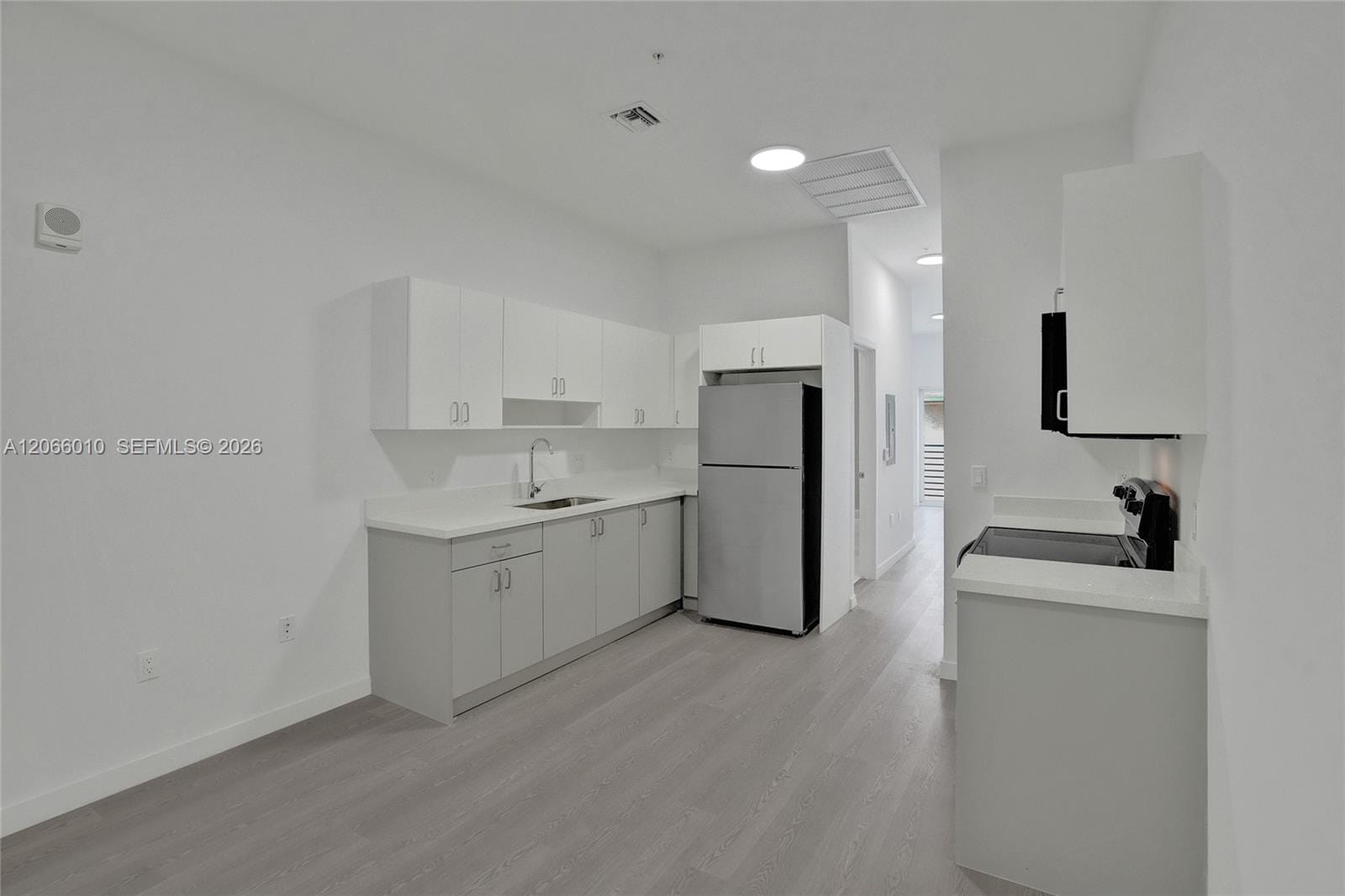 1567 NW 1st Street 10 — photo 3