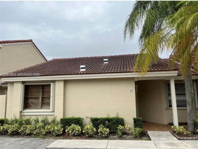 6547 NW 170th Terrace, Hialeah, FL 33015