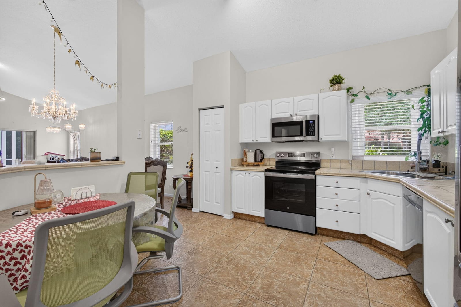 8058 Via Hacienda, Riviera Beach, FL 33418 photo 16