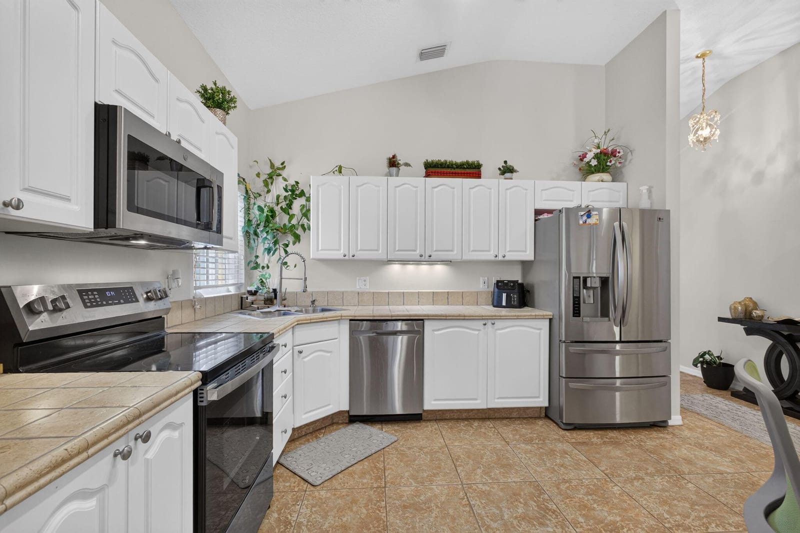 8058 Via Hacienda, Riviera Beach, FL 33418 photo 18