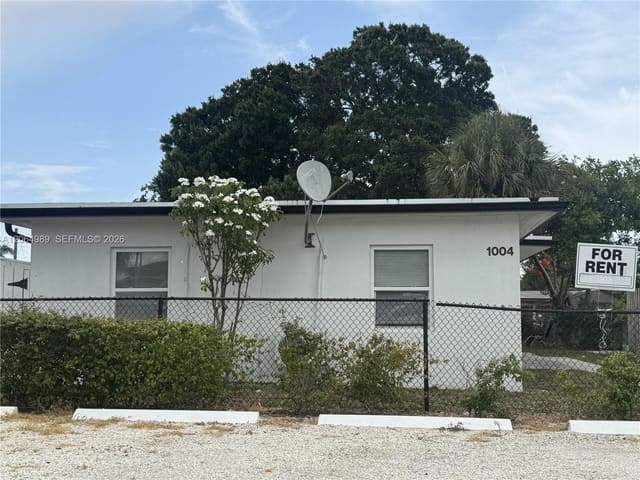 1004 SW 24th Avenue, Hoosier Heights, Fort Lauderdale, FL