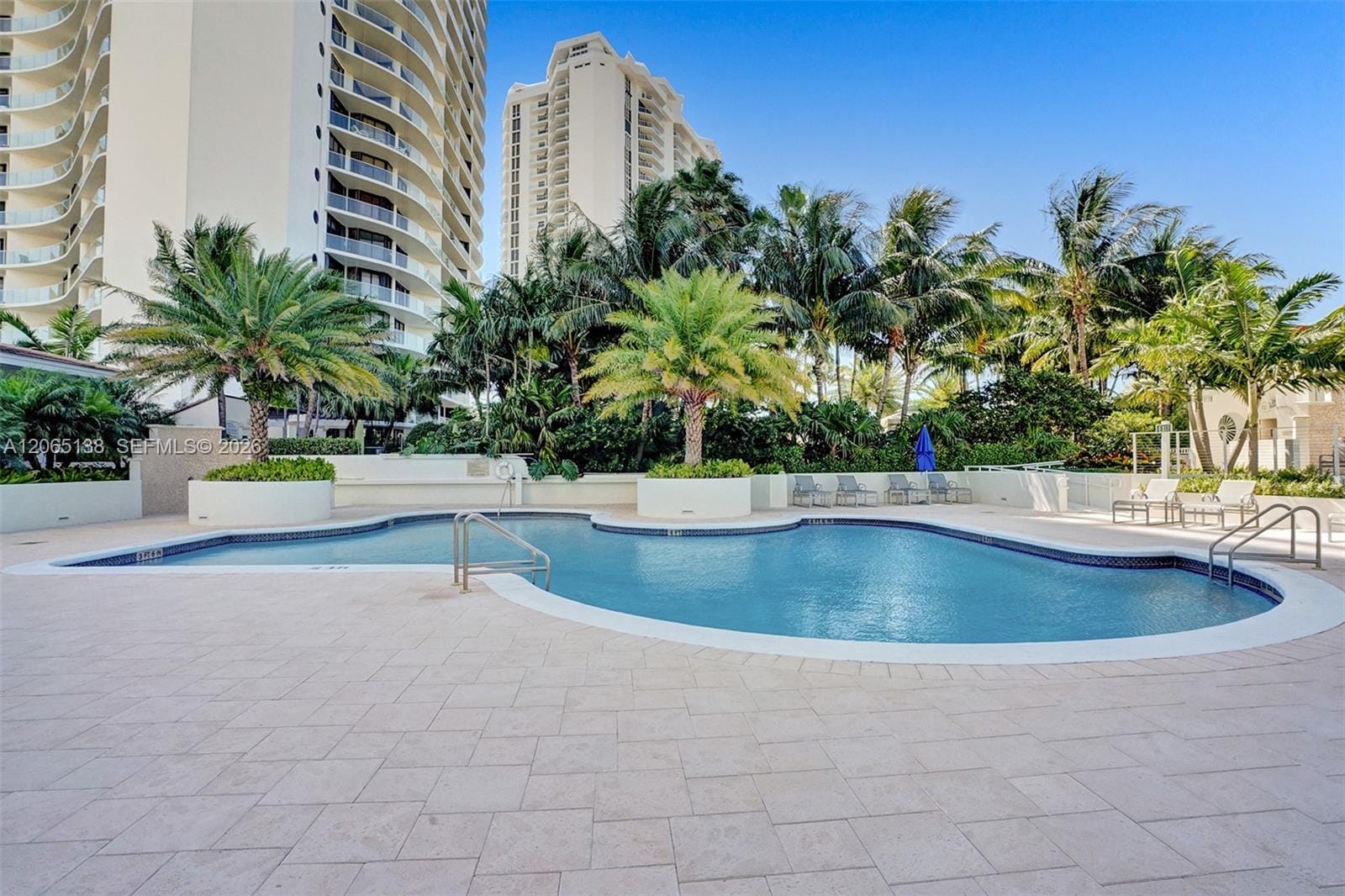 3000 Island Boulevard 332 — photo 10