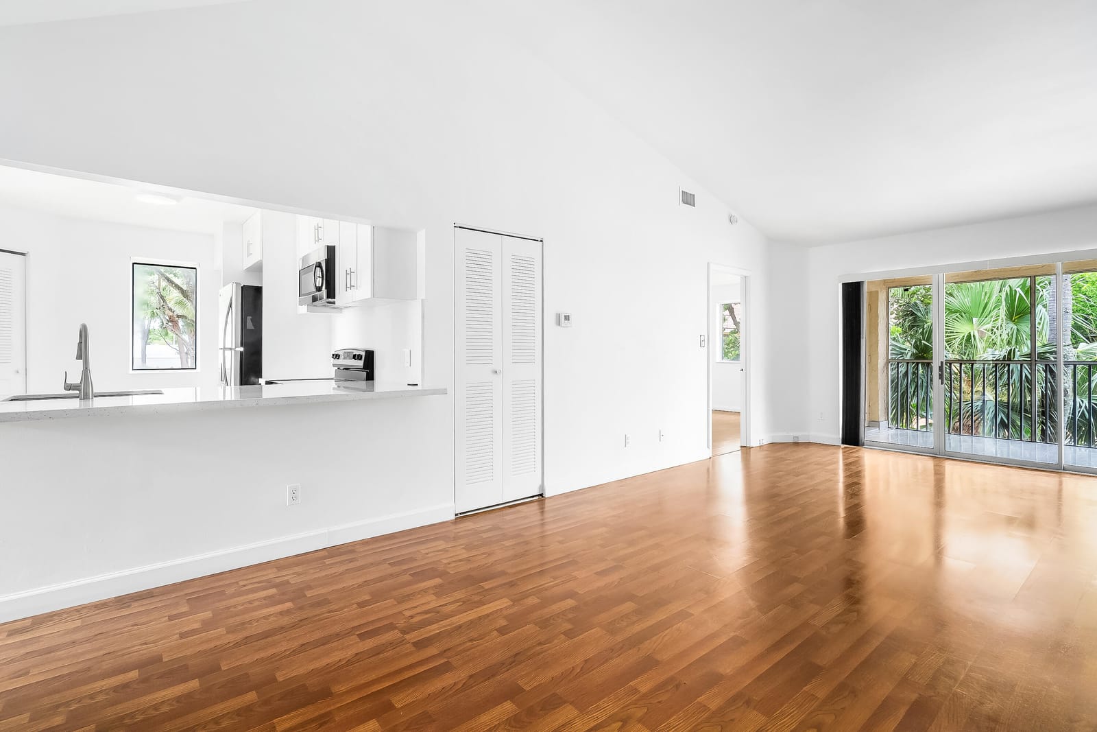 950 Coral Club Drive 950 — photo 2