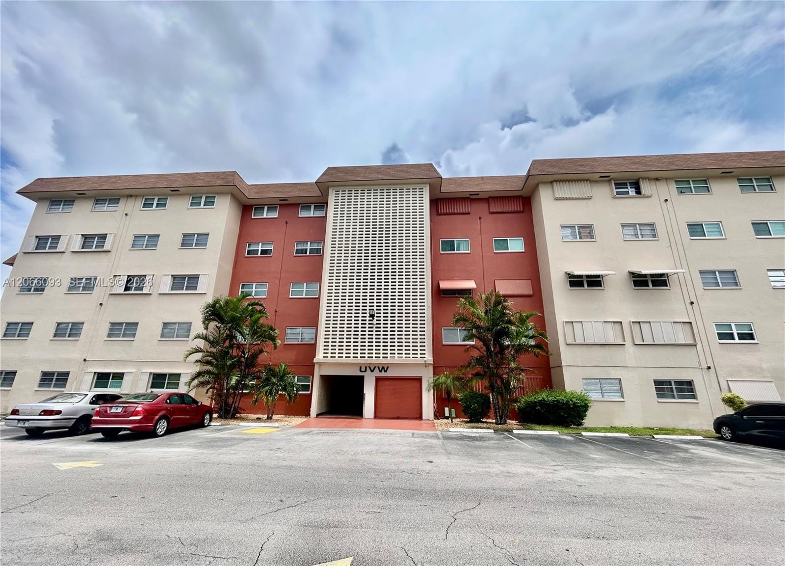 5300 Washington Street U503 — photo 1