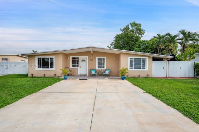 11451 SW 43rd Street, Westwood Lake, Miami, FL