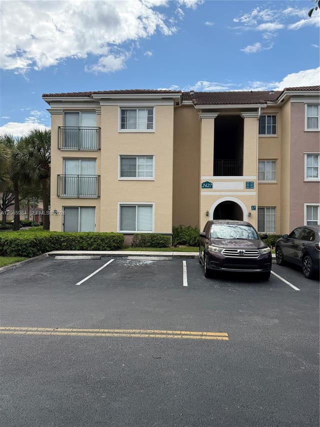 2427 Centergate Drive 301, Miramar, FL 33025