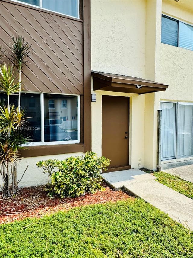 6625 Winfield Boulevard 4-D, Margate, FL 33063