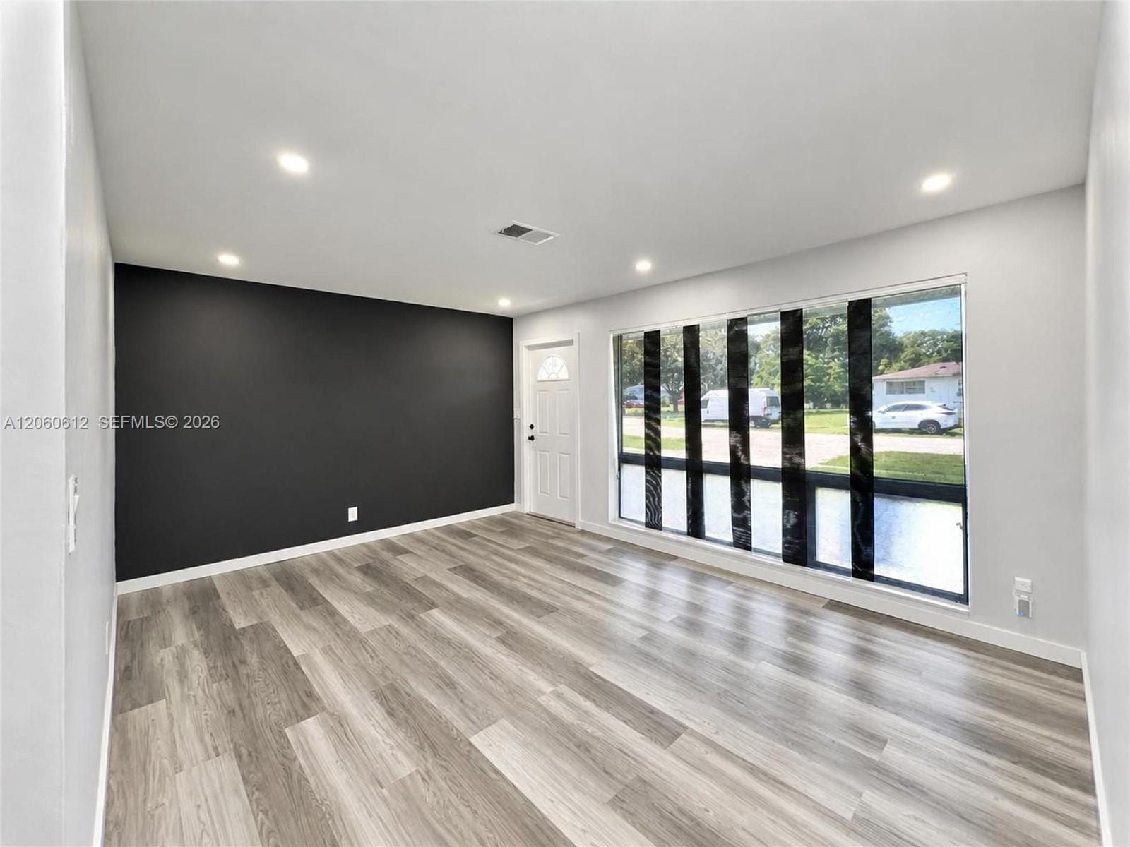 6601 NW 9th Street — photo 2