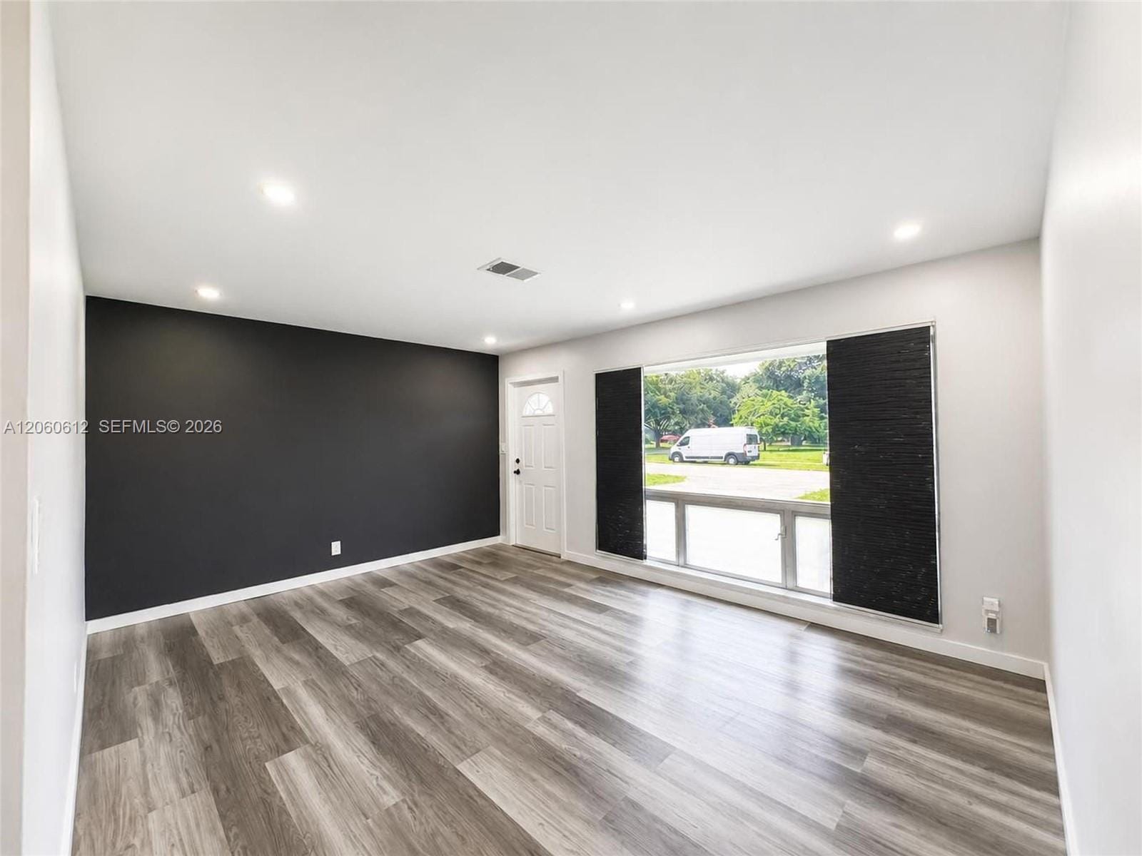 6601 NW 9th Street — photo 3