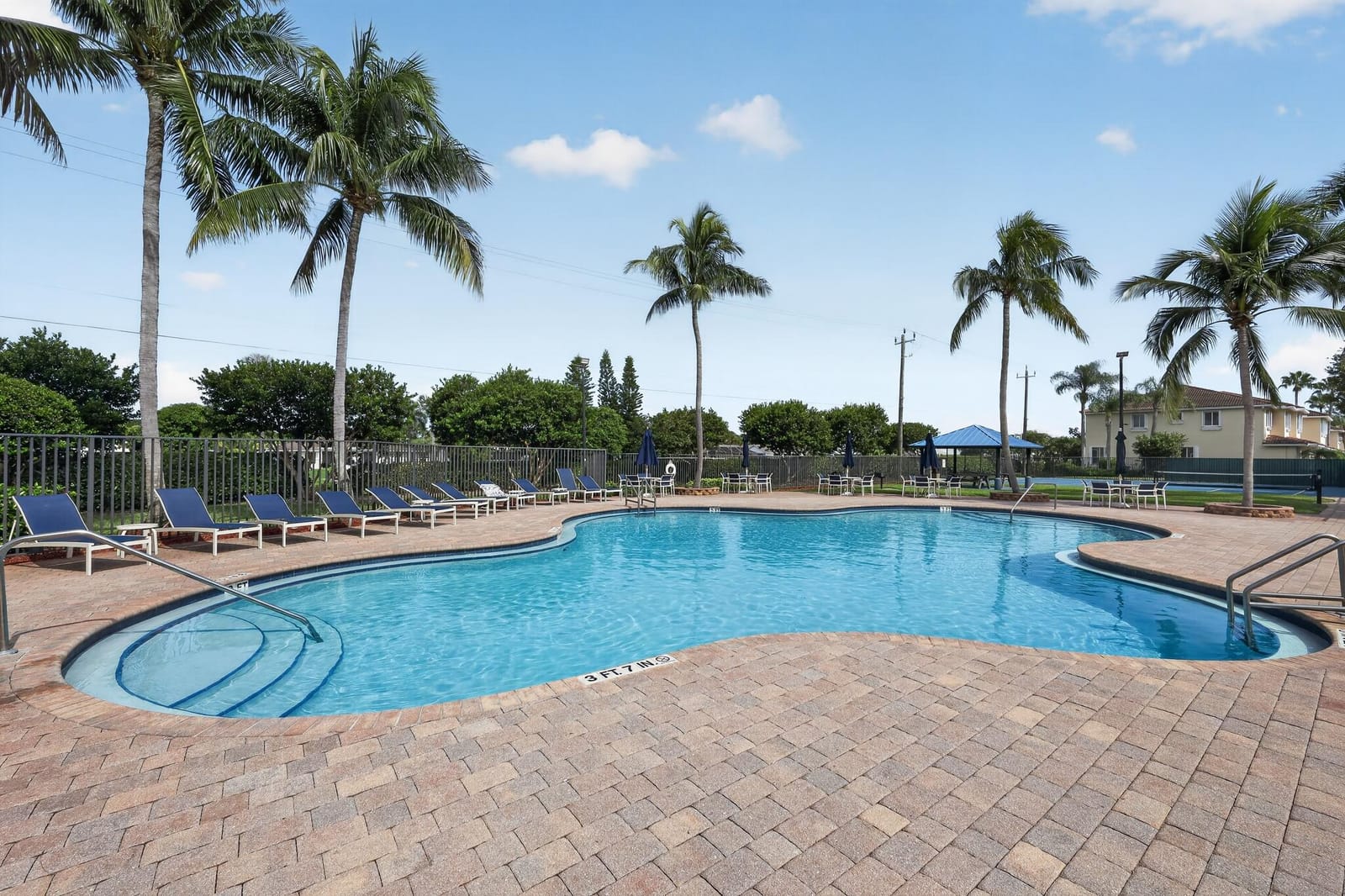 2823 S EVERGREEN Circle, Boynton Beach, FL 33426 photo 14