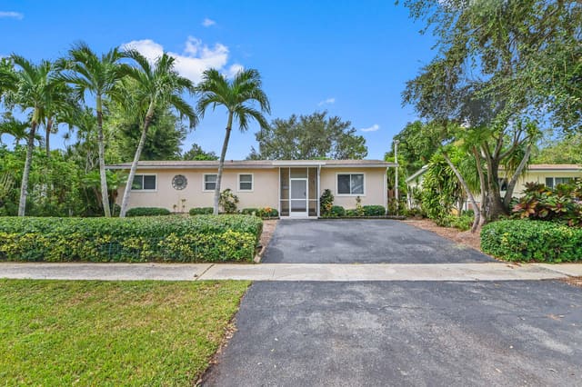 3906 Kewanee Road, sold in Seminole Manor 1, Lake Worth, FL