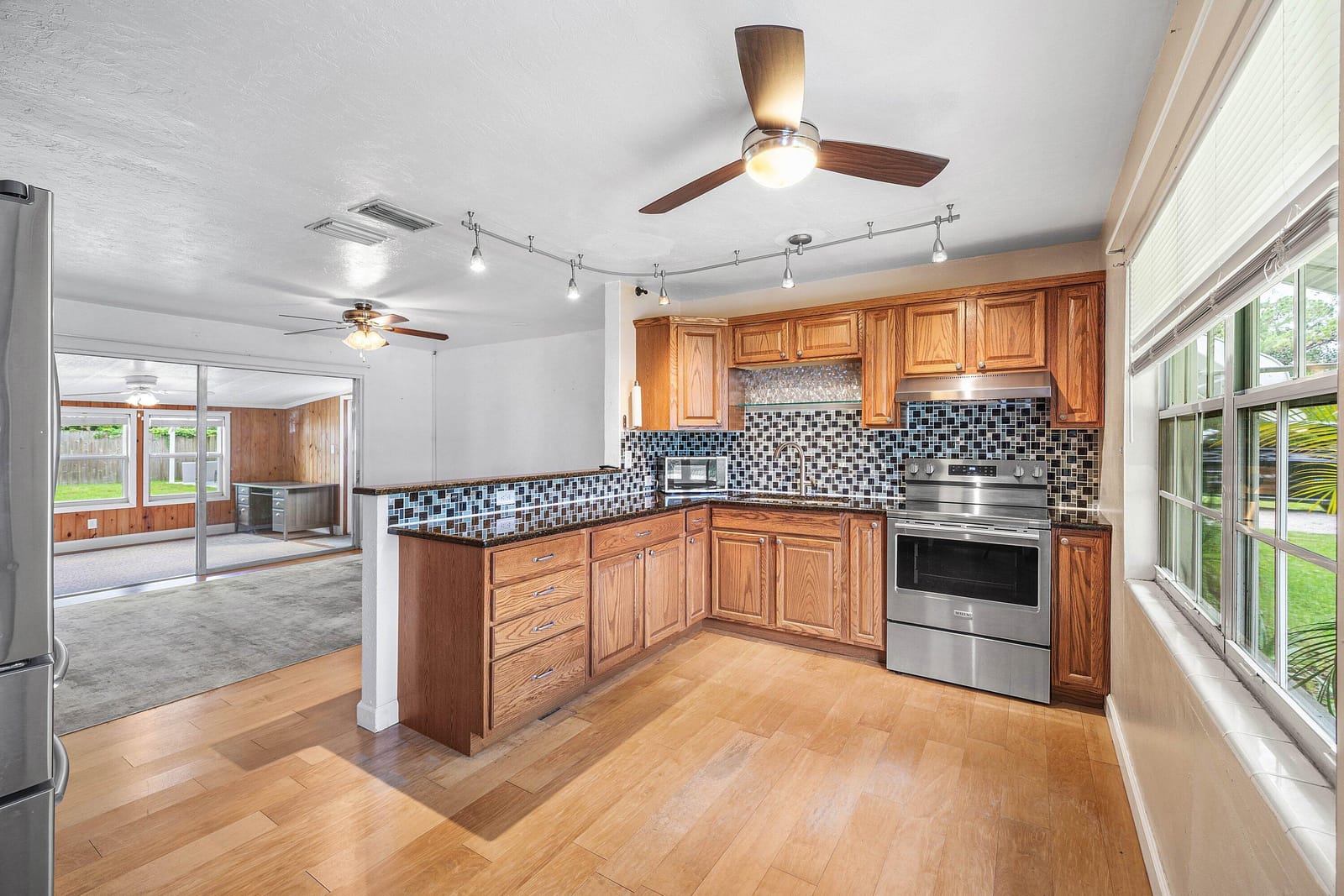 5709 SE Indigo Avenue — photo 4