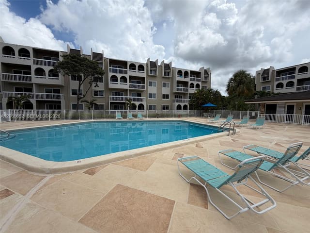 7850 Camino Real O-401, sold in Village Of Kings Creek Co, Miami, FL