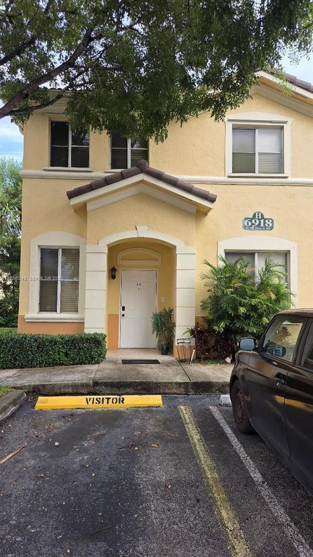 6918 NW 177th Street H100, sold in ZIP 33015, Hialeah, FL
