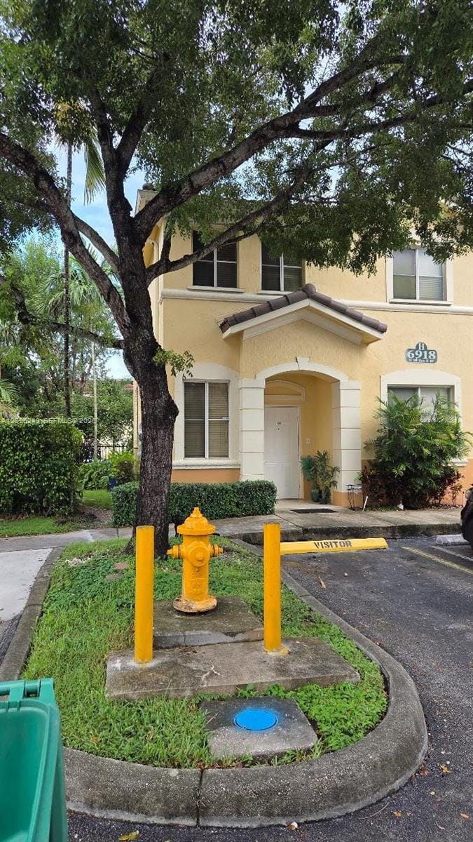 6918 NW 177th Street H100, Hialeah, FL 33015 photo 2