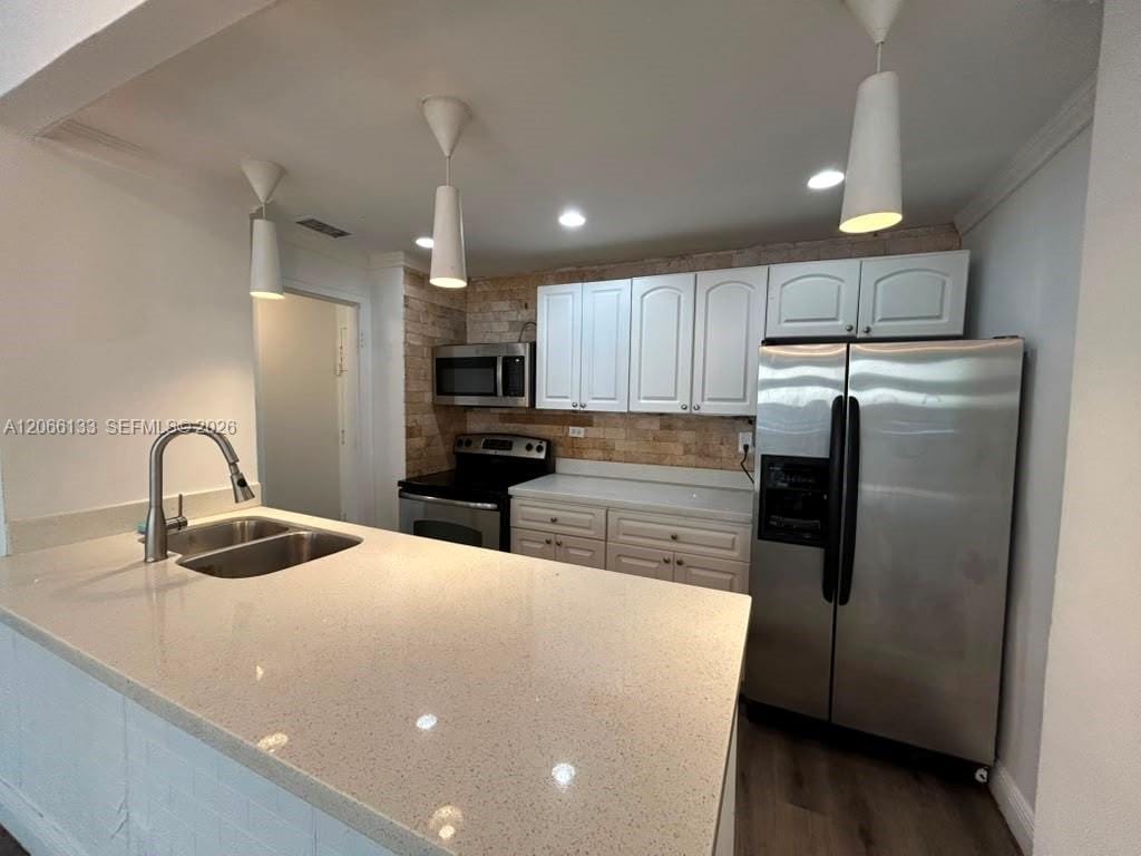 7545 E Treasure Drive 1B — photo 2