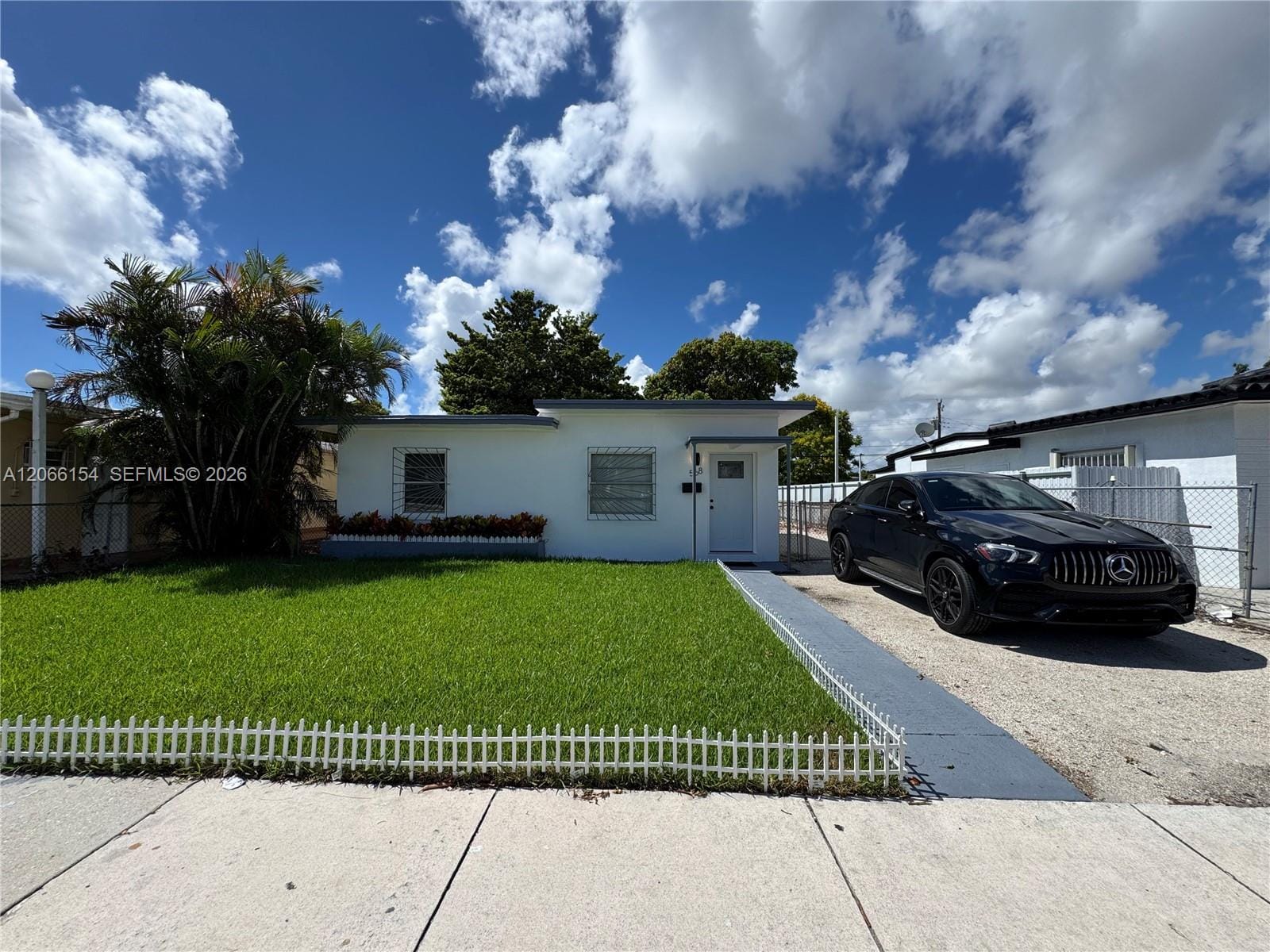 568 E 49th Street, Hialeah, FL 33013 photo 2