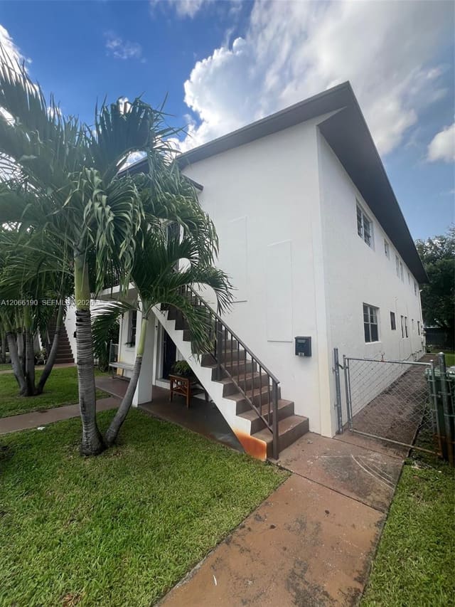 467b E 13th Street 467B, Hialeah, FL 33010