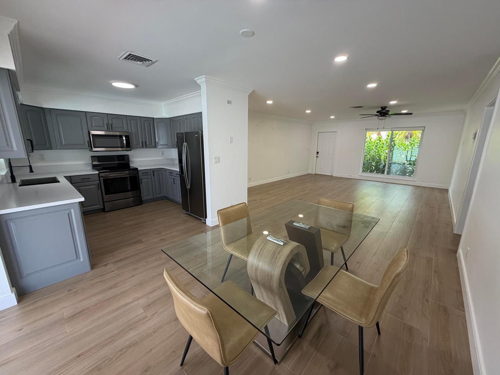 498 W CONFERENCE Drive N, Boca Raton, FL 33486 photo 2