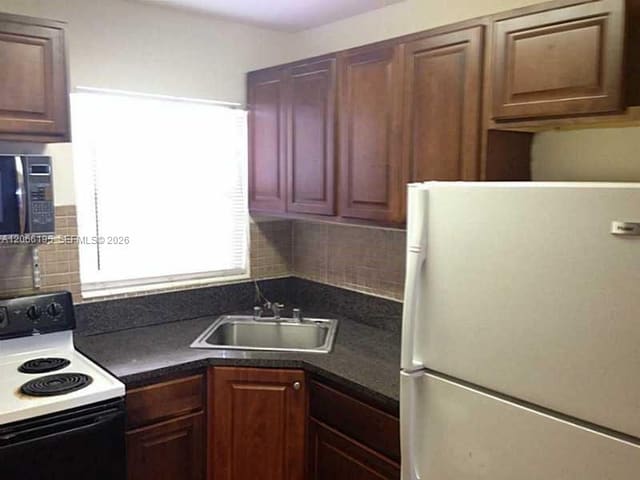 2008 Jackson Street E2, Hollywood, FL 33020