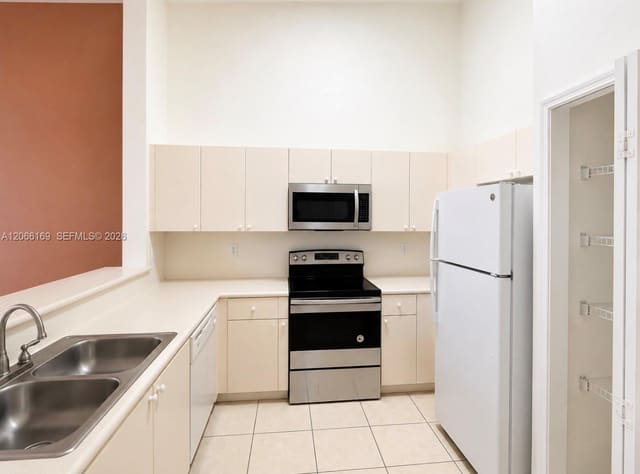 2811 SE 17th Avenue 206, Homestead, FL 33035