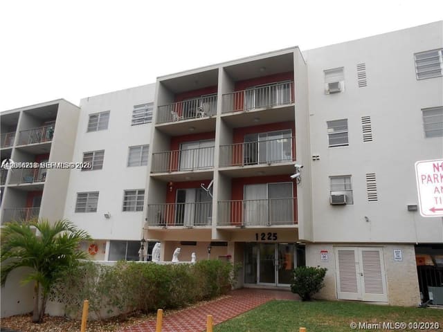 1225 NE 124th Street 28A, North Miami, FL 33161