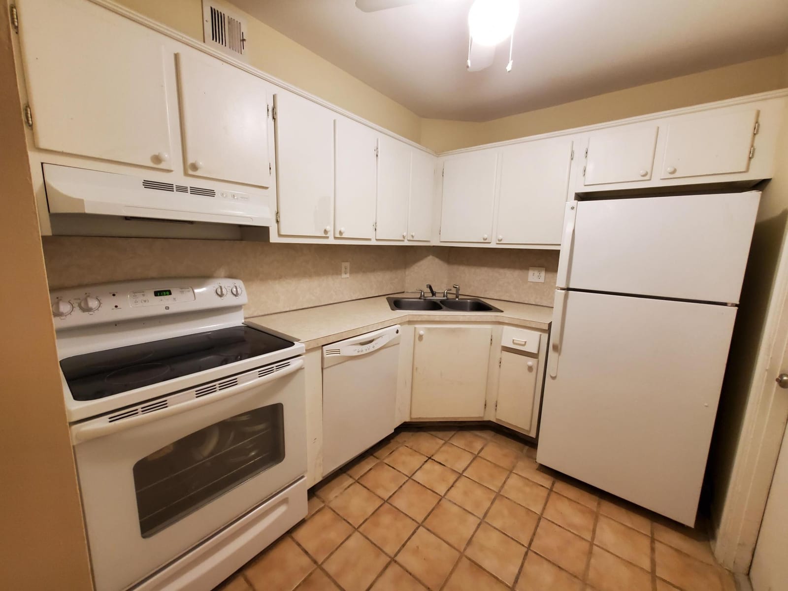 119 NE 19th Court G104 — photo 5