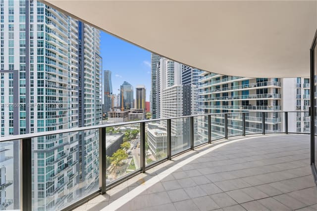 1000 Brickell Plaza 1902, Miami, FL 33131