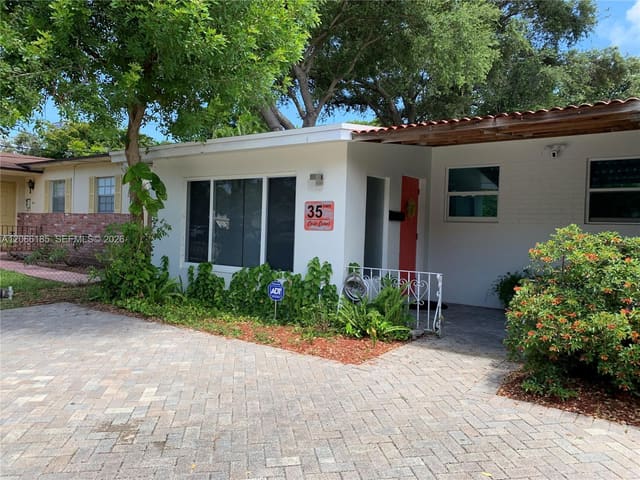 35 SW 8th Street 2, Hallandale Beach, FL 33009