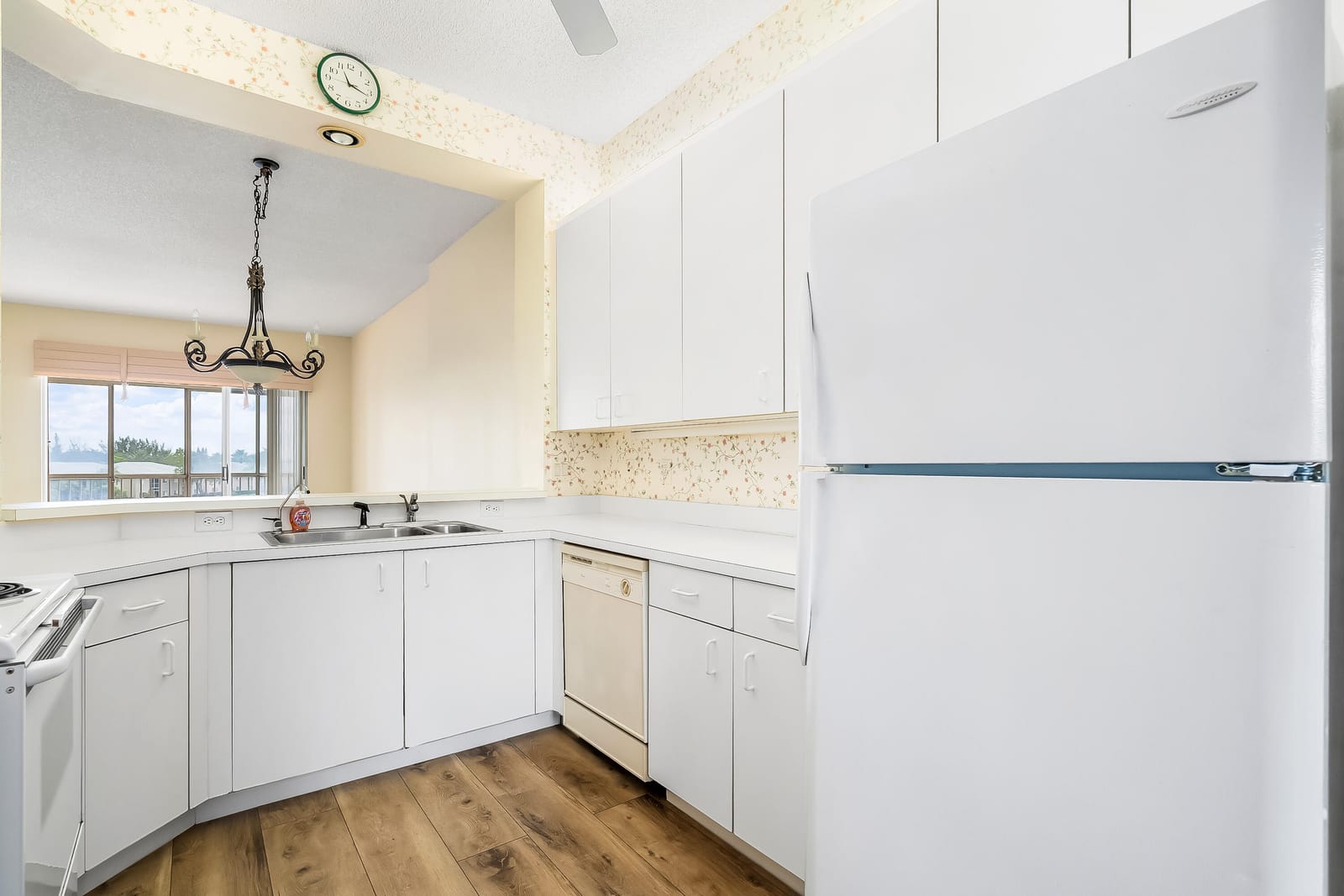 7904 Trent Drive 410 — photo 5