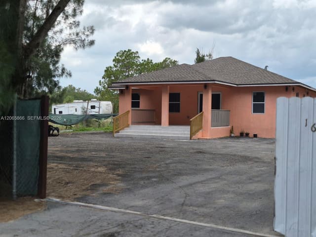 160 N Granja Street, Clewiston, FL 33440