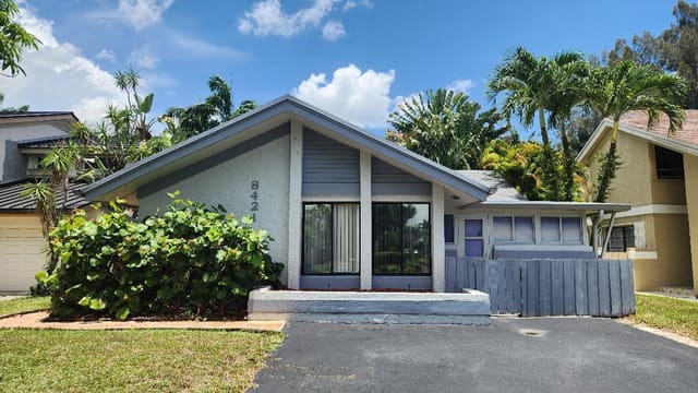 8421 SW 39TH Court, sold in ZIP 33328, Davie, FL