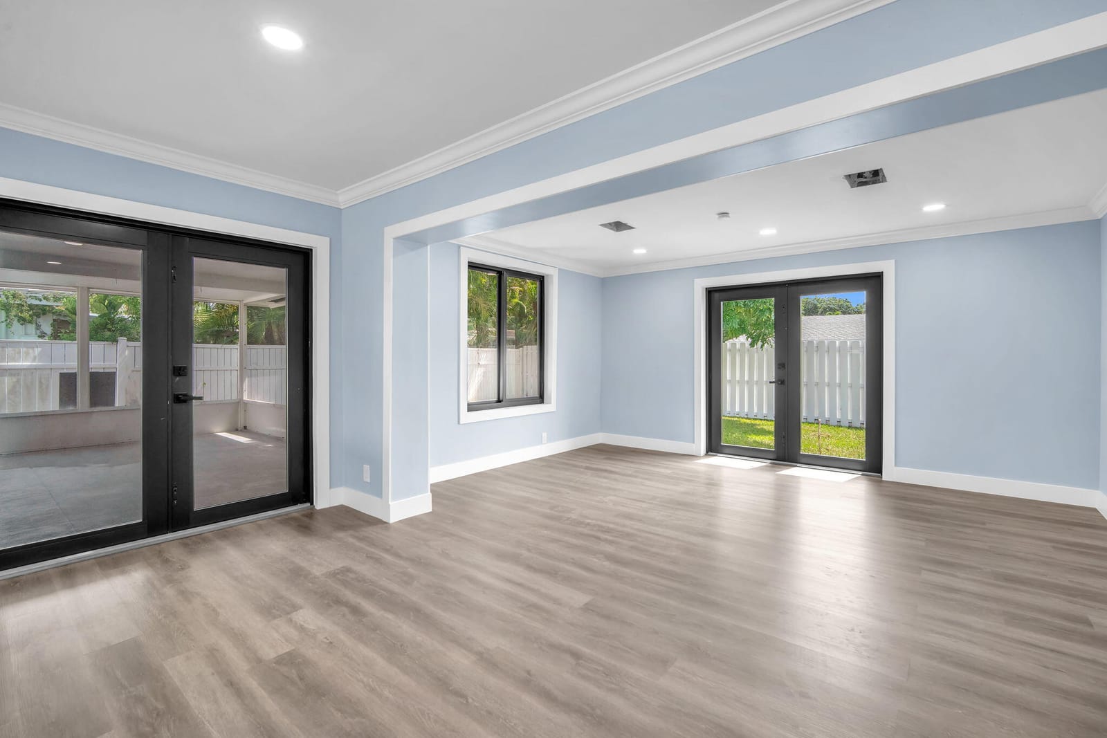 850 SW 1st Terrace — photo 3