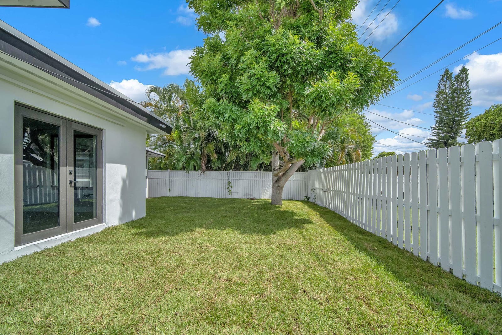 850 SW 1st Terrace — photo 9