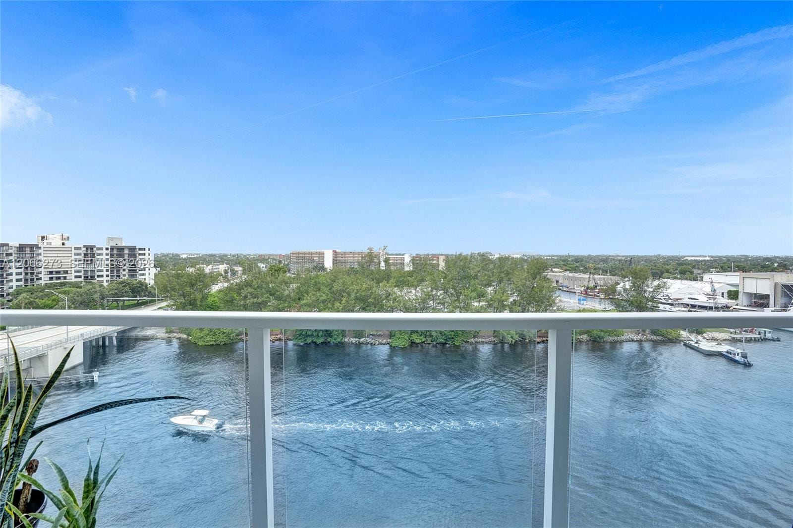 1401 N Riverside Drive 1005