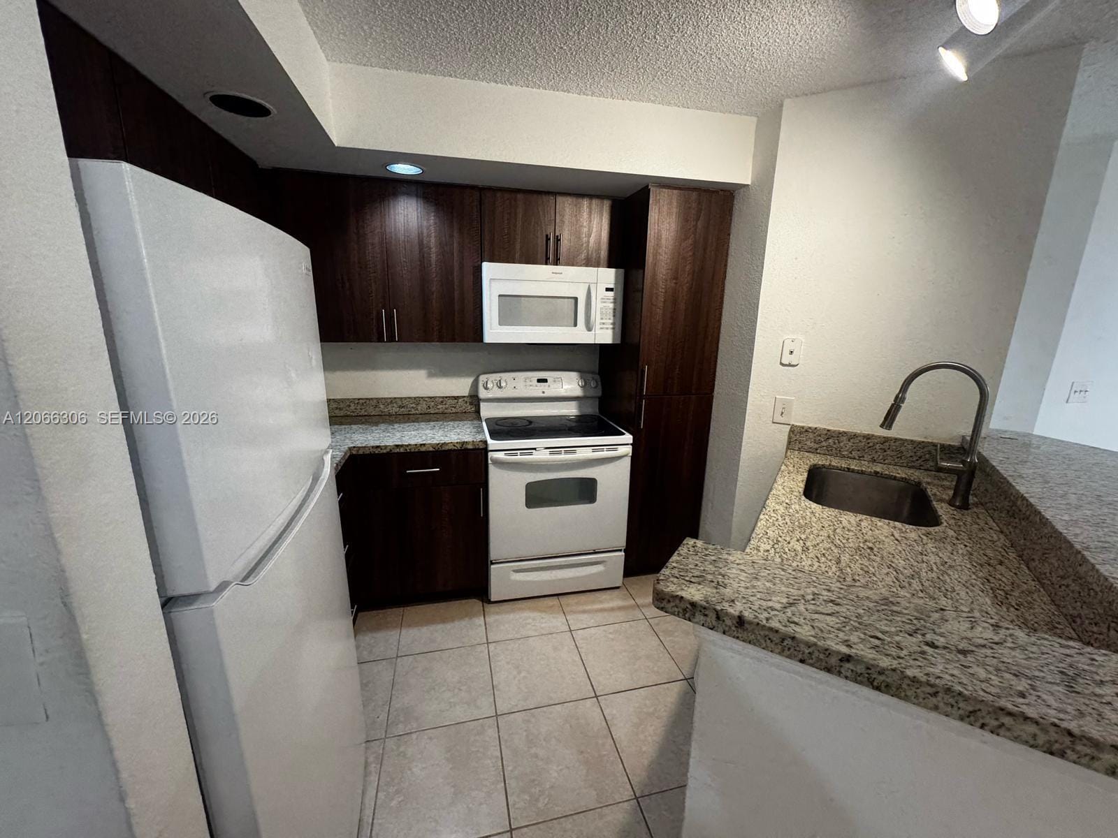 3370 N Pinewalk Drive N 1213 — photo 3