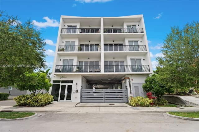2010 SW 25th Terrace 203, Miami, FL 33133