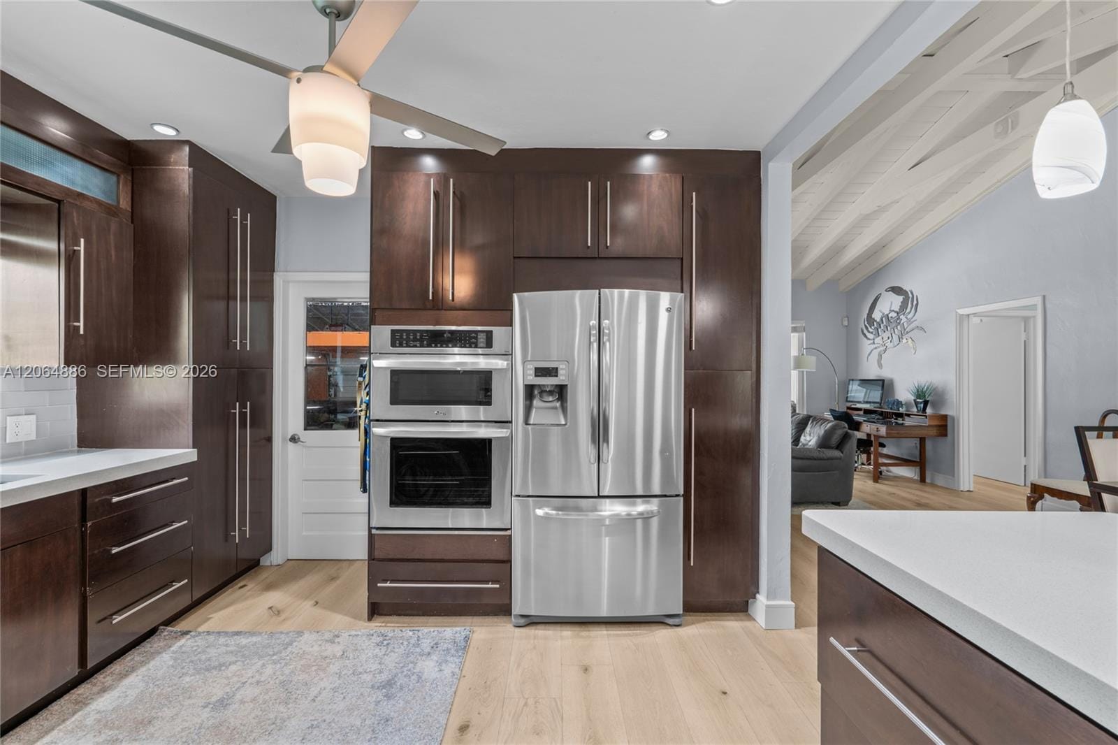 810 Venetia Avenue — photo 8