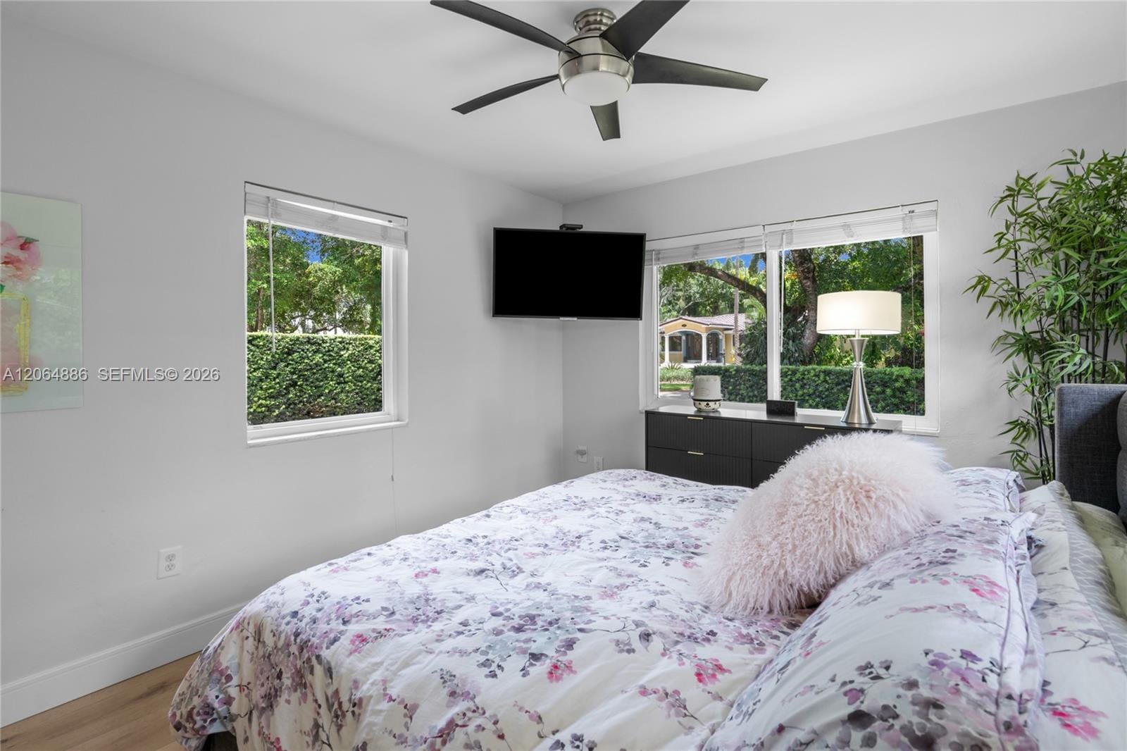 810 Venetia Avenue — photo 12