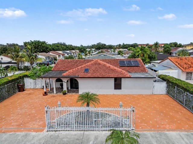 7961 W 6th Avenue, Lena Manor, Hialeah, FL