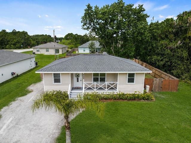 8525 101st Court, sold in Vero Lake Estates, Vero Beach, FL