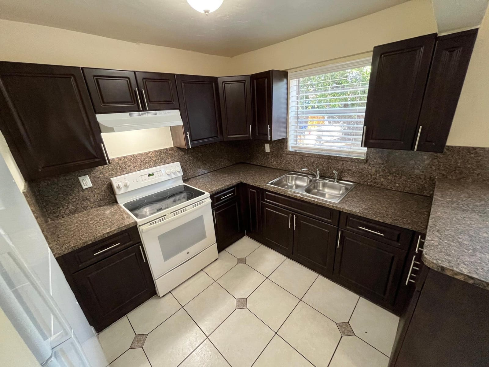 1370 NE 119TH Street 137008 — photo 12
