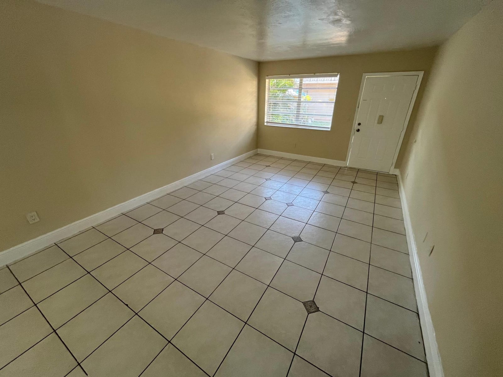 1370 NE 119TH Street 137008 — photo 5