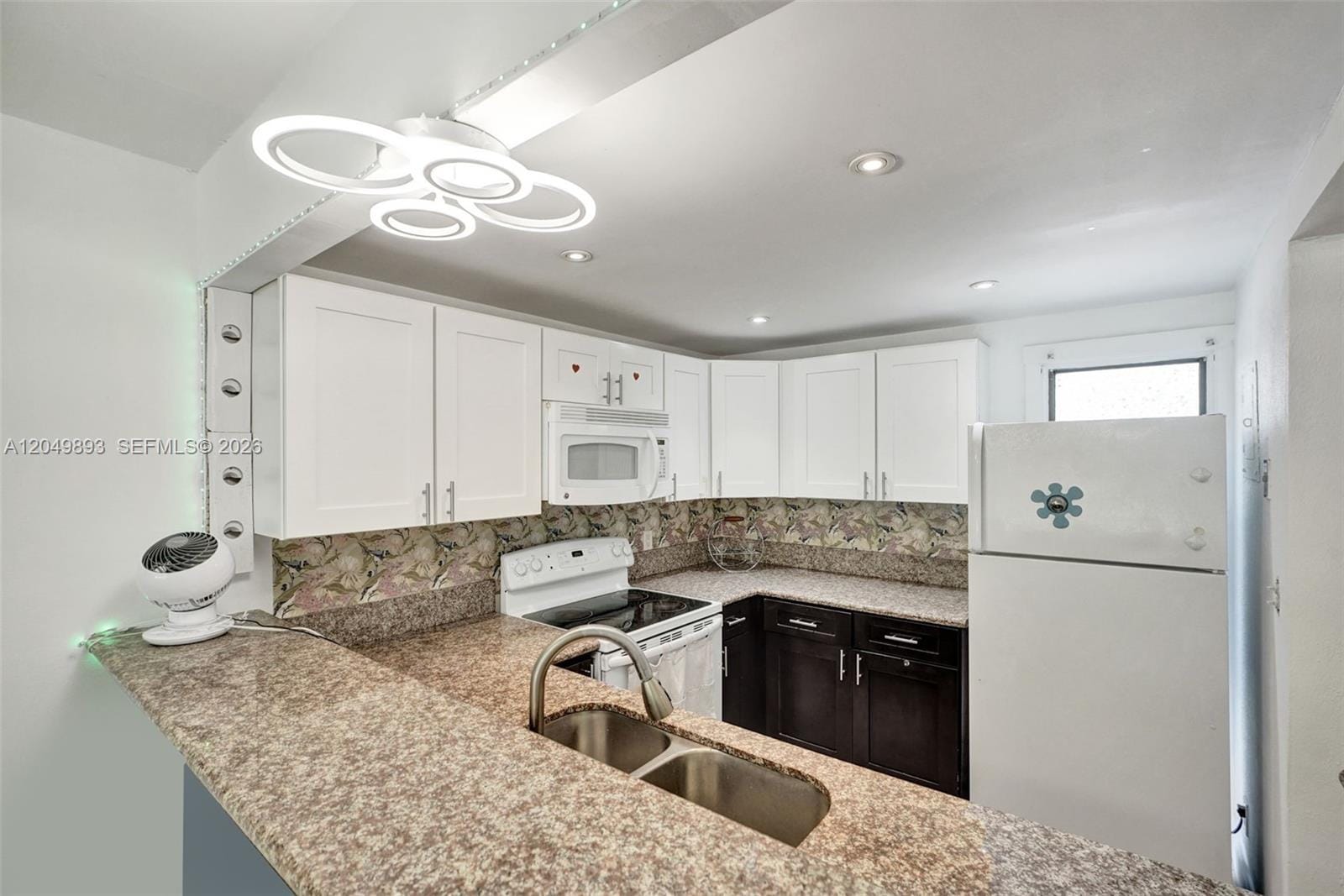 20400 W Country Club Drive 204, Aventura, FL 33180 photo 1